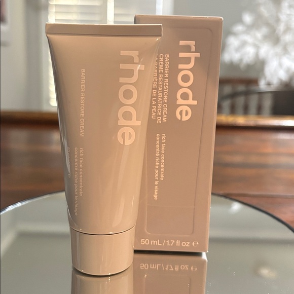 RHODE Barrier Restore Cream - Picture 2 of 6